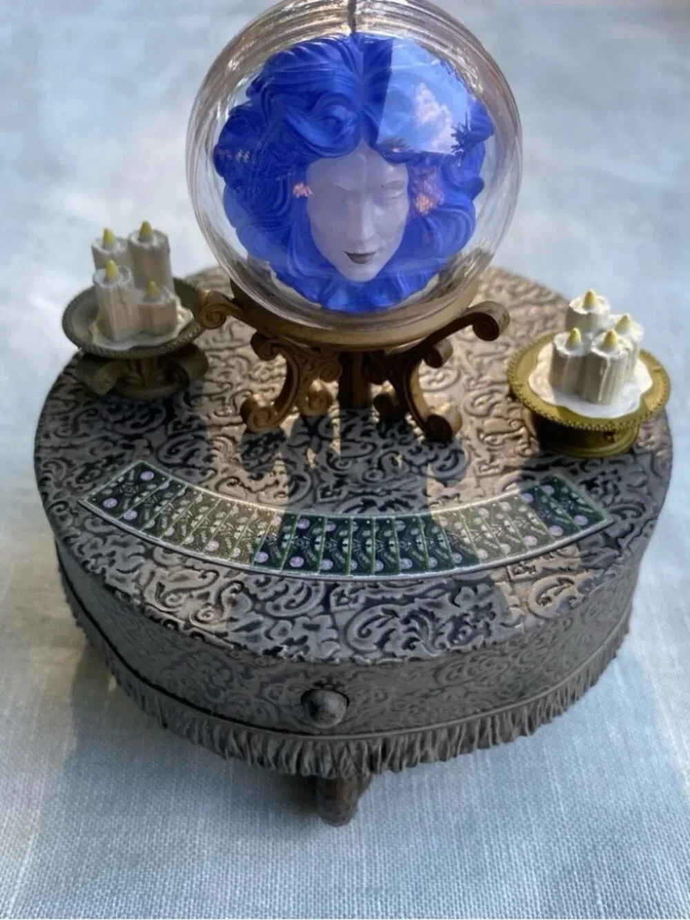 NWT Hallmark Disney Haunted Mansion Madame Leota ornament